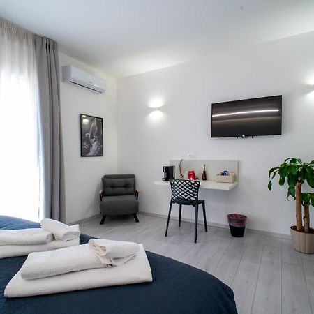 Affittacamere Mani - Camere Con Bagno Privato Gela Exterior photo